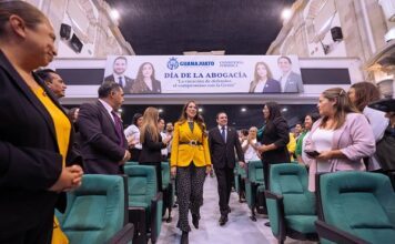 Reconoce Libia Dennise a abogados guanajuatenses