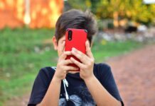 Por concenso regular celulares y redes sociales en infancias: Sheinbaum