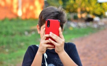 Por concenso regular celulares y redes sociales en infancias: Sheinbaum