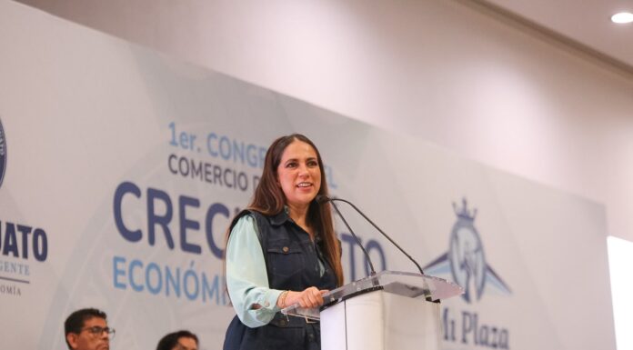 Encabeza Libia Dennise Primer Congreso de Comercio de la Gente