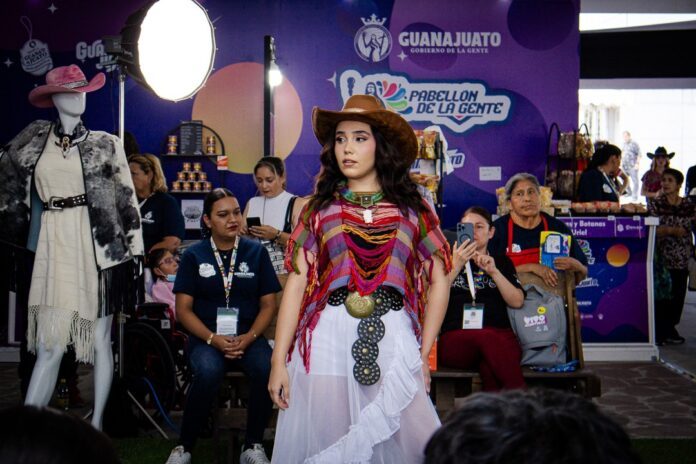 Pasarela - Miércoles de Moda (6)