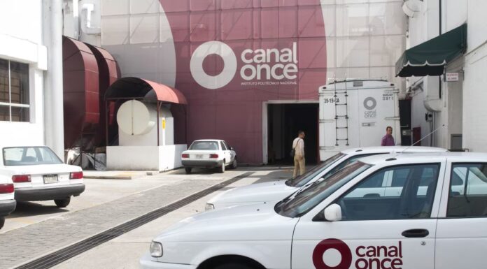 Canal Once alerta riesgo de daños en acervo tras toma de instalaciones