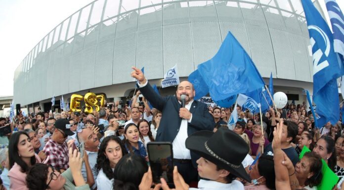 Jorge Espadas formaliza registro con amplio respaldo ciudadano