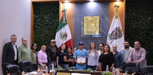 Ayuntamiento reconoce a joven talento deportista de Silao