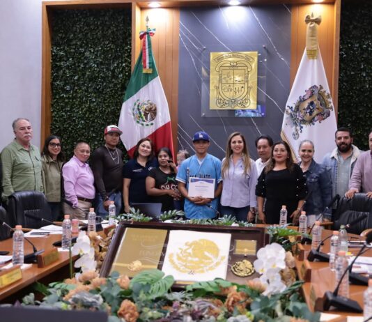 Ayuntamiento reconoce a joven talento deportista de Silao