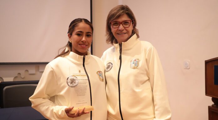 Reconoce UG constancia y disciplina de sus medallistas
