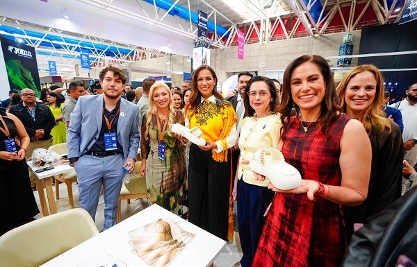 Celebra León 100 años de tradición zapatera