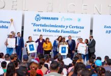 Entregan escrituras a más de 1 mil ciudadanos en León