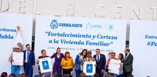 Entregan escrituras a más de 1 mil ciudadanos en León