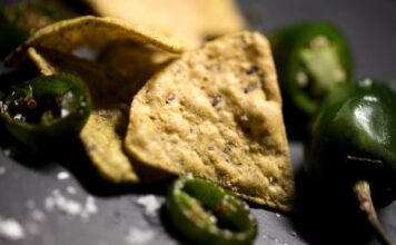 EU investiga brote de salmonela ligada a consumo de chiles mexicanos