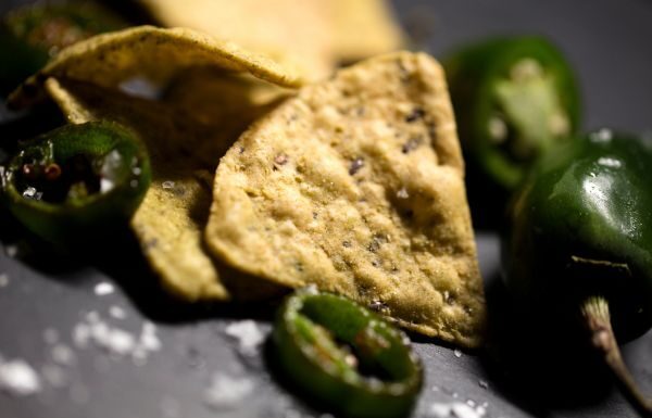 EU investiga brote de salmonela ligada a consumo de chiles mexicanos