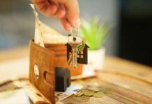 León presenta opciones a jóvenes para que puedan comprar vivienda
