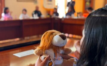 Se reúne Ale Gutiérrez con infancias bajo tutela del PAPNNA León
