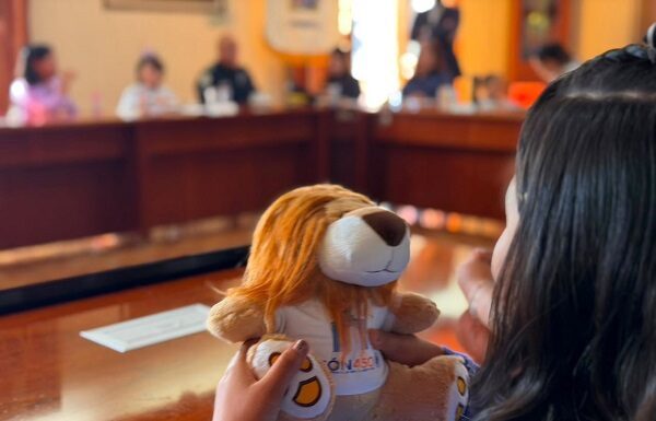 Se reúne Ale Gutiérrez con infancias bajo tutela del PAPNNA León