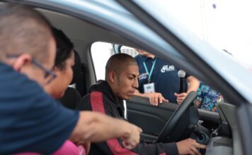 Entregan auto a ganador de sorteo “Con todo el Corazón” en Silao