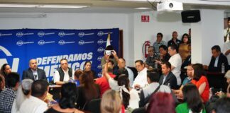 Duplica Jorge Espadas meta de firmas y suma a Alexia Medina