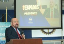 Expone Jorge Espadas soluciones legislativas para León ante Club Rotario