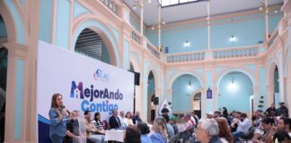 Entrega Melanie Murillo reconocimientos a trabajadores de Silao