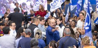 Se reúne Jorge Espadas con vecinos del V Distrito en León