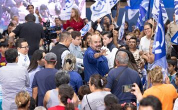 Se reúne Jorge Espadas con vecinos del V Distrito en León