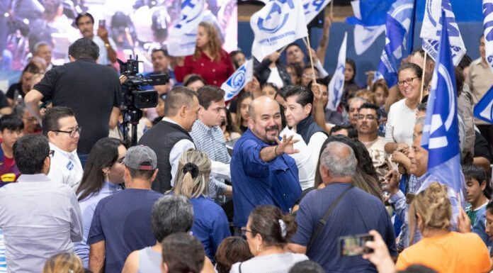 Se reúne Jorge Espadas con vecinos del V Distrito en León