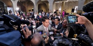 Emmanuel Reyes avala separación de Izunza de Grupo Parlamentario de Morena