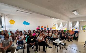 Padres de familia aprenden herramientas de crianza positiva en León