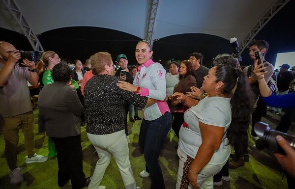 Celebra Ale Gutiérrez día de los comerciantes