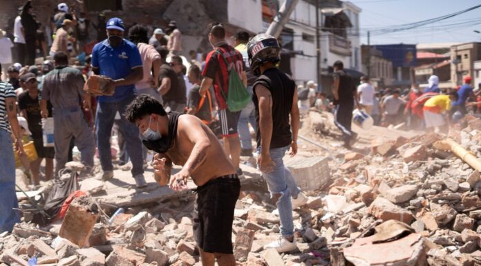 Terremoto en Colombia deja al menos 100 personas muertas