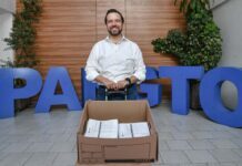 Entrega Víctor Zanella más de 4 mil firmas por Irapuato