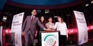 Emmanuel Reyes Carmona participa en encendido conmemorativo del Senado de la República