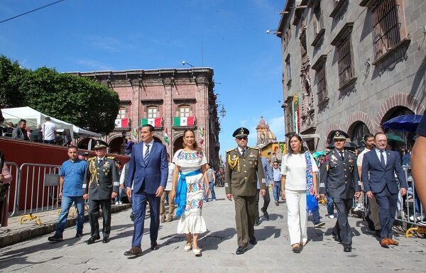 Se revive en San Miguel de Allende histórico desfile independentista