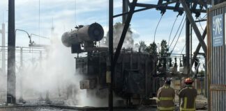 Ladrones de cable provocan explosión en planta de CFE en Silao