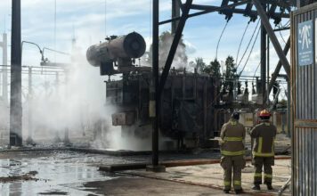 Ladrones de cable provocan explosión en planta de CFE en Silao