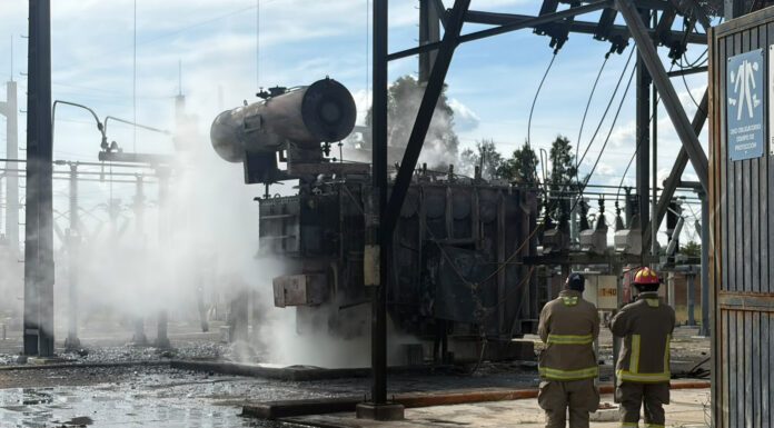 Ladrones de cable provocan explosión en planta de CFE en Silao