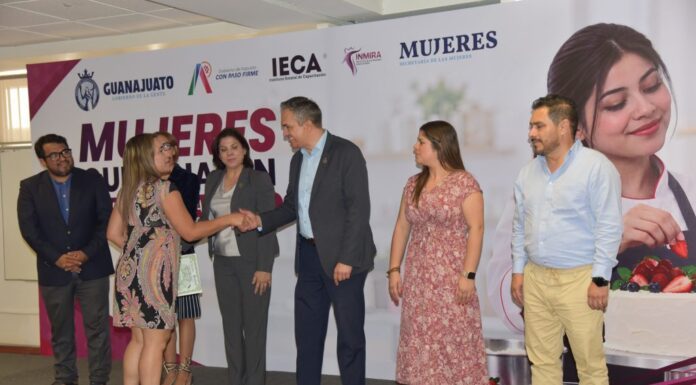 Mujeres logran autonomía económica a través de capacitación en Irapuato