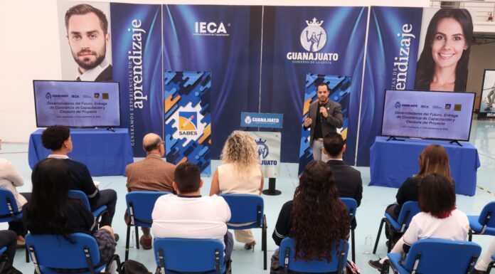 Estudiantes del SABES se forman como “Desarrolladores del Futuro”