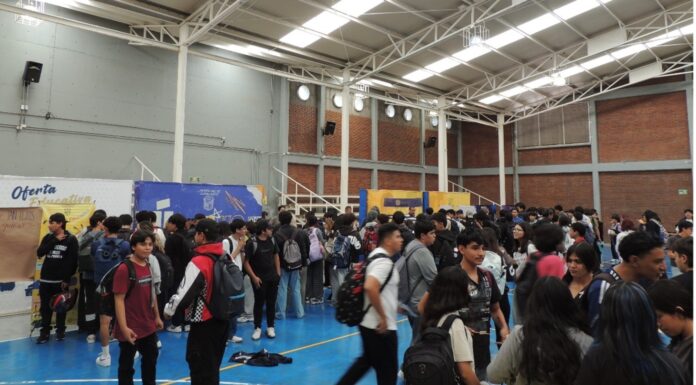 Inicia recorrido Feria Profesiográfica Itinerante 2026 por prepas UG