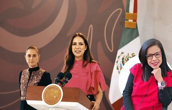 Dos mujeres, dos porras
