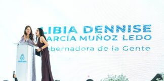 Acompaña Libia Dennise a Alma Sánchez a segundo informe en Moroleón