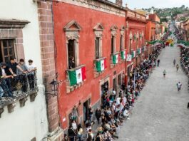 Rompe récord participantes en Carrera de la Conspiración en San Miguel de Allende