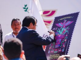 Realizan cancelación oficial de la Estampilla conmemorativa de la Columna en Celaya