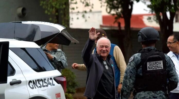 De Altiplano a Ensenada: Ernesto Ruffo llega a su domicilio para cumplir prisión preventiva