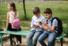 Ya es oficial: Prohíben celulares en las escuelas de México