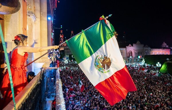 Una noche de orgullo mexicano convoca a 40 mil leoneses a festejos patrios