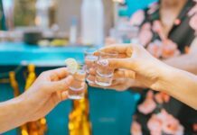 Durante las Fiestas Patrias cuidado con bebidas adulteradas, alerta IMSS