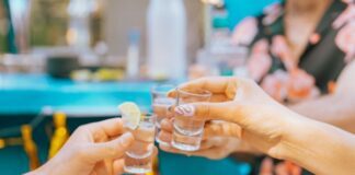 Durante las Fiestas Patrias cuidado con bebidas adulteradas, alerta IMSS