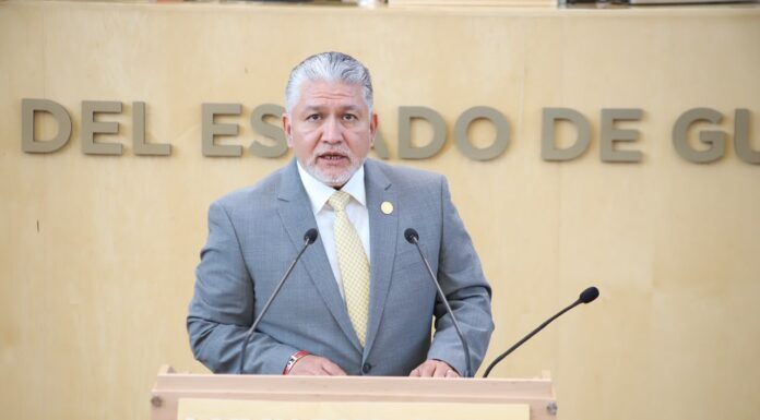Defender la soberanía es no modificar la Constitución por intereses mezquinos: Arias