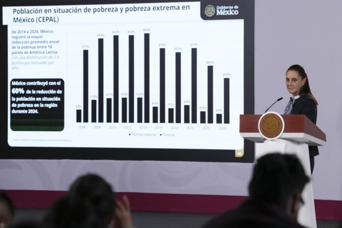 2026-10-15_Conferencia_de_prensa_matutina_-_Palacio_Nacional_02_HC