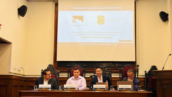 Miguel Vilches, Daniel Arenas, Eduardo Pantoja y Alfredo Sainez Salón de Actos de la División de Derecho, Política y Gobierno 
Universidad de Guanajuato